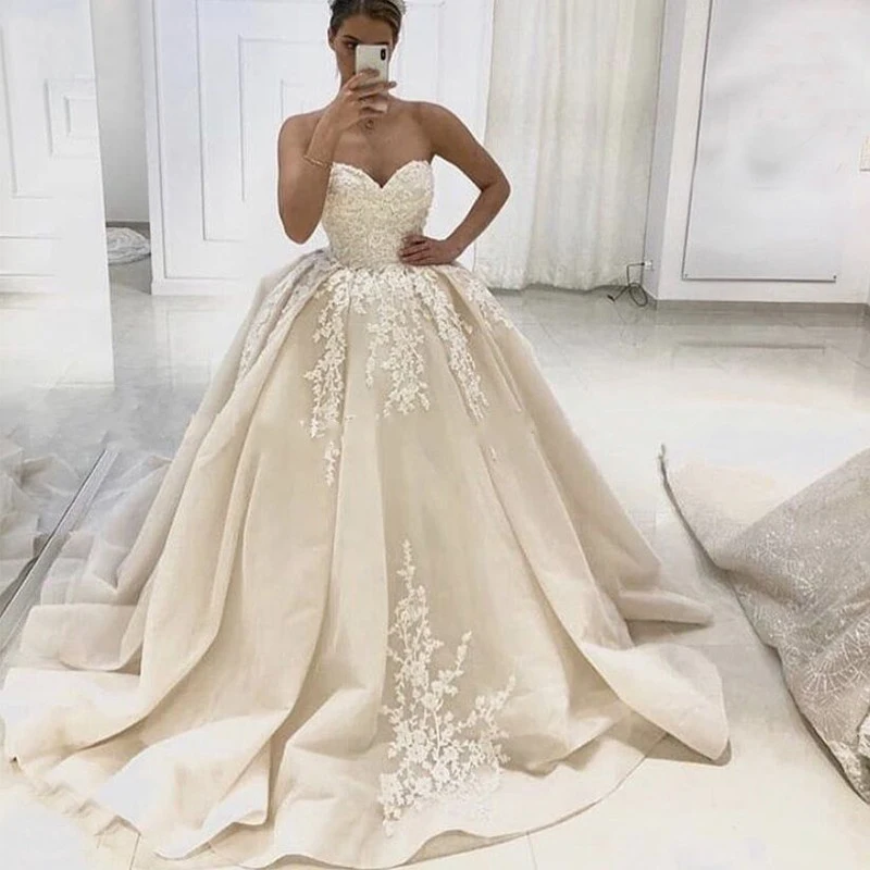 

Женское свадебное платье с кружевной аппликацией, очаровательное платье цвета слоновой кости с вырезом сердечком, бальное платье на шнуров...