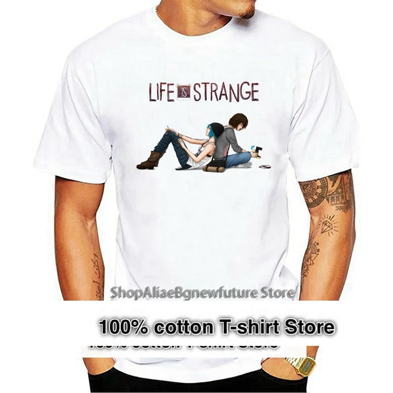 

Белая футболка с надписью Life Is странно