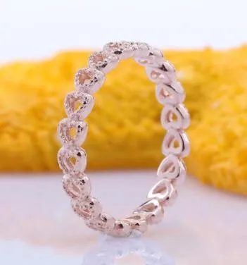 Женское кольцо из серебра 925 пробы с ажурным узором