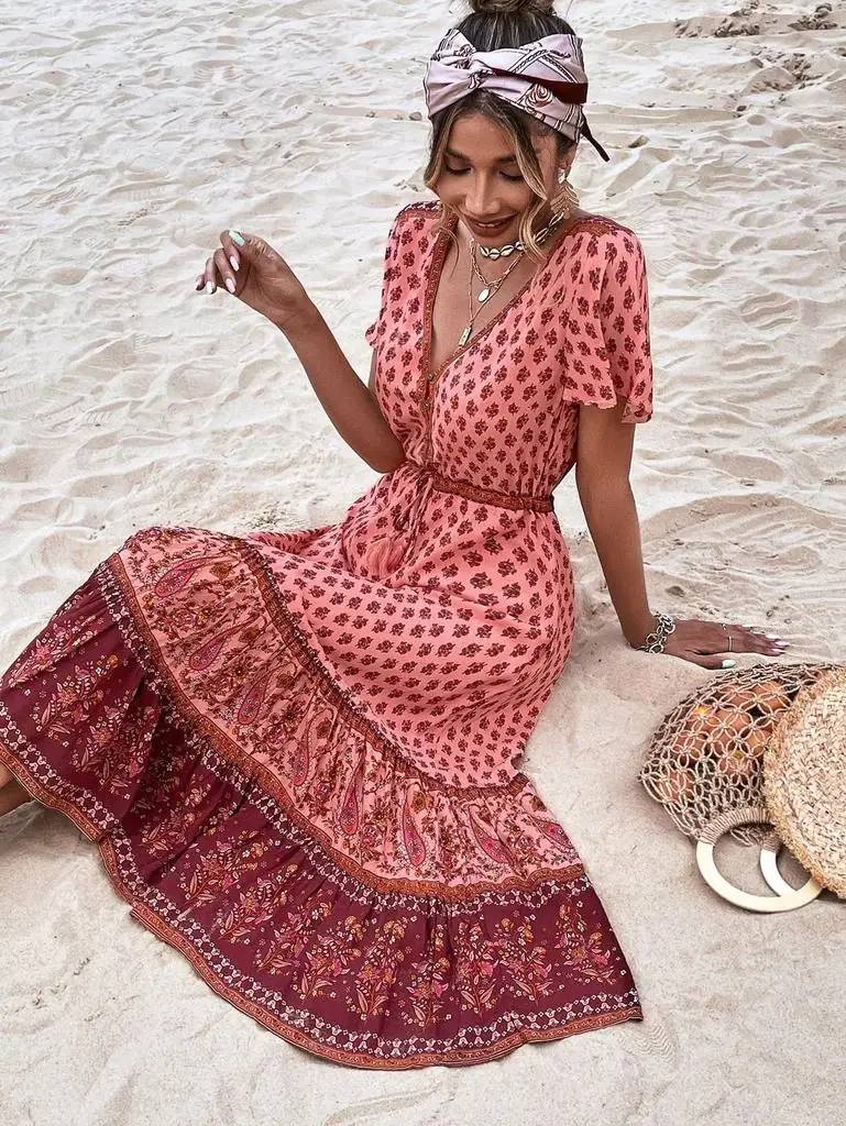 Винтажное платье-макси в стиле бохо с V-образным вырезом и коротким рукавом |