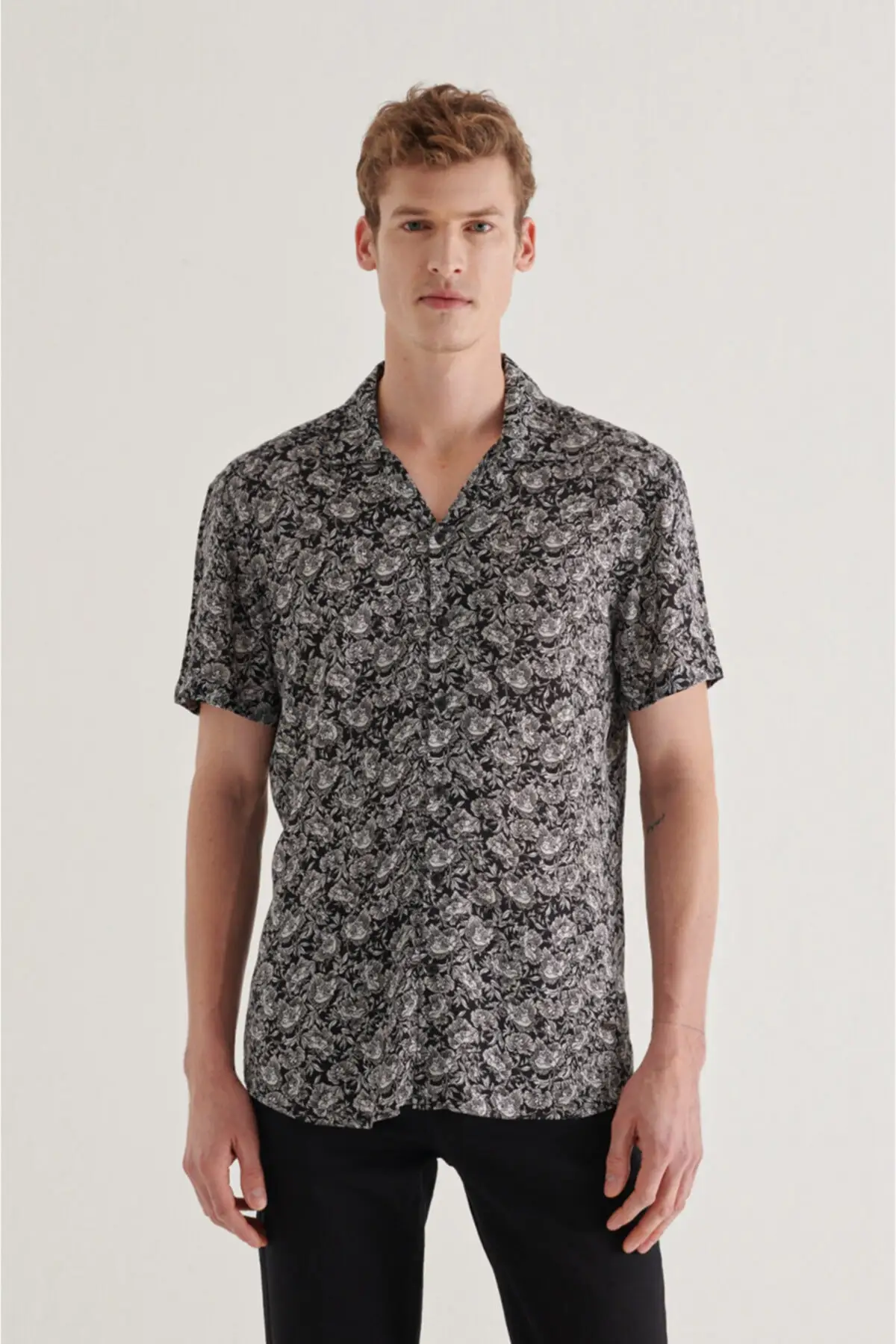 

Мужская рубашка с коротким рукавом, с принтом