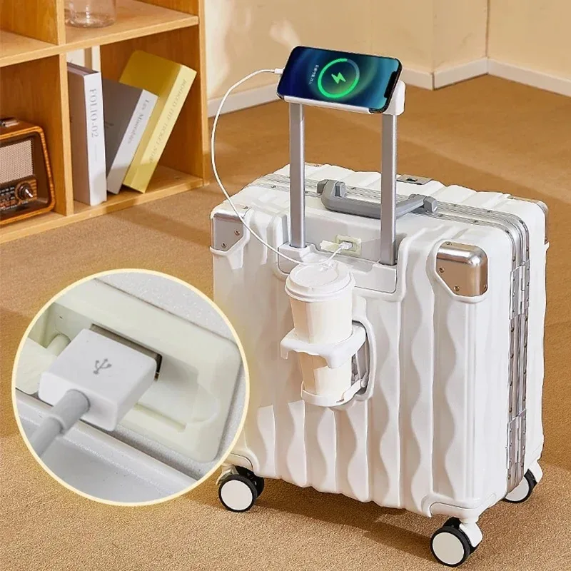 Новый чемодан с паролем в салоне 18-дюймовый на колесиках новый маленький