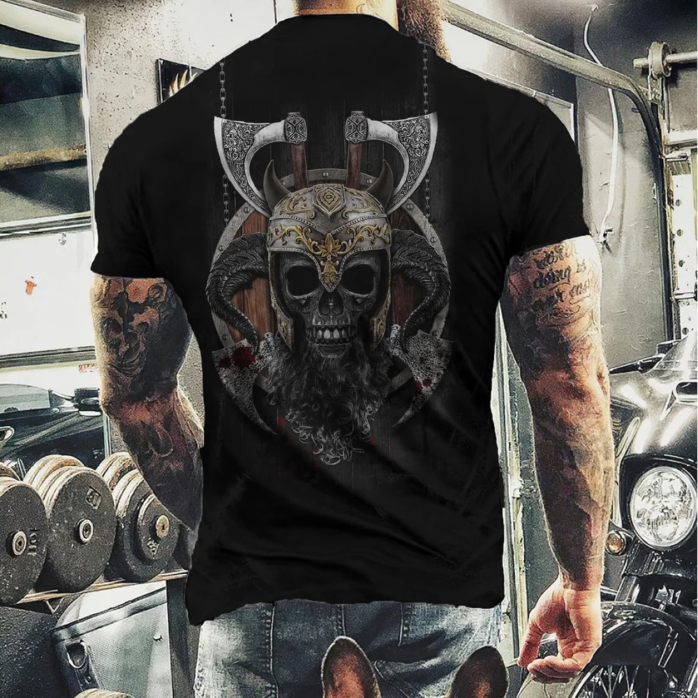 

Футболка мужская черная с принтом на спине и графикой викингов