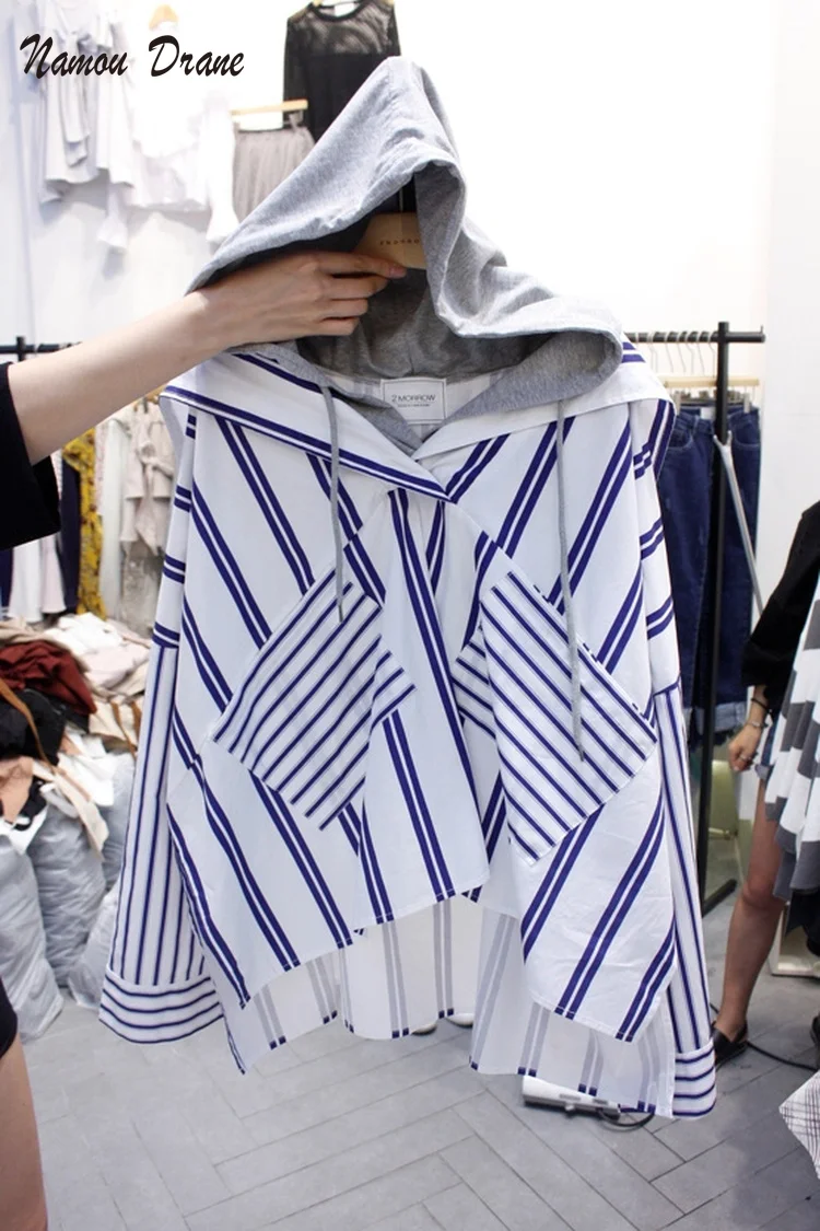 

Namou Drane Весна 2022 новая Корейская версия свободного кроя полосатая Толстовка Женский универсальный стиль бойфренд летучая мышь защита с длин...