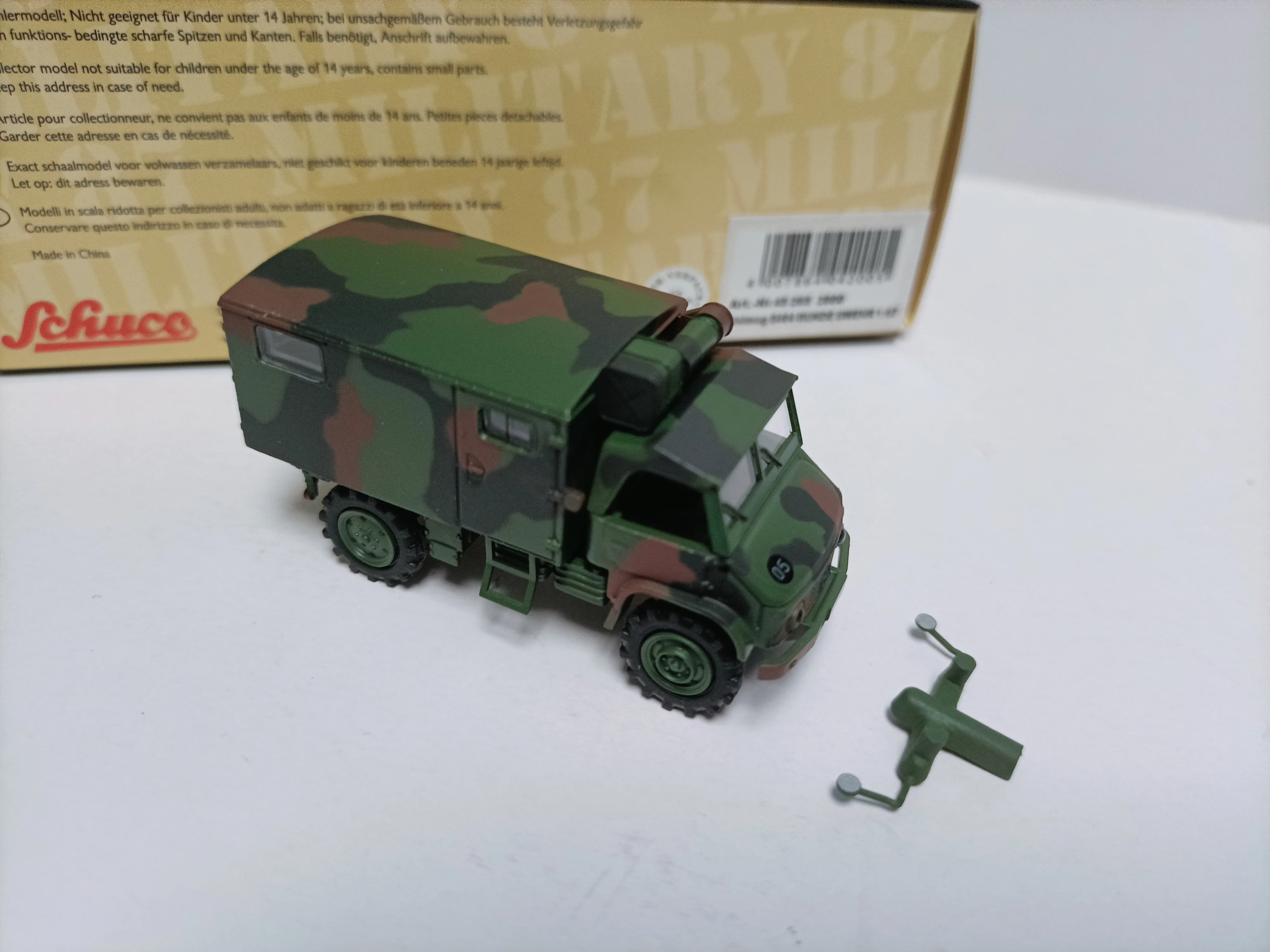 Модель автомобиля Schuco 1:87 Nimoc Benz Armored Troop Carrier Unimog 5404 с жесткой крышей (art.: 3920d9efde296) - 3920d9efde296