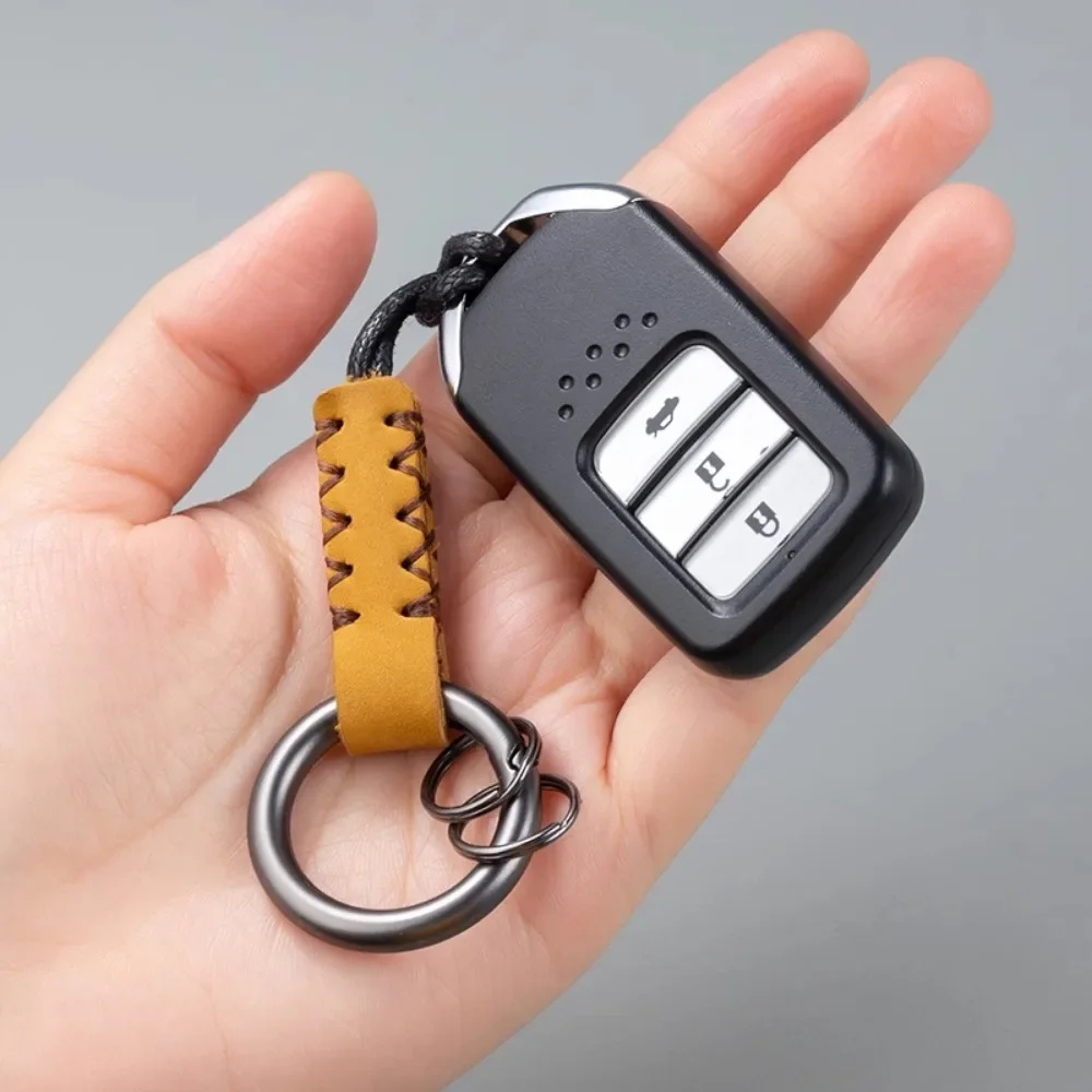 Брелок ручной работы из воловьей кожи