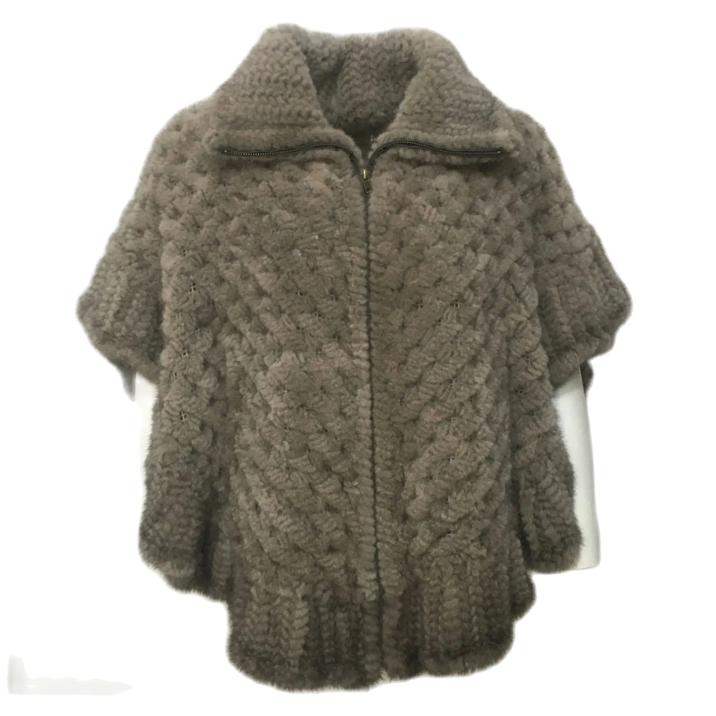 Вязаная Шаль из меха норки с подвеской