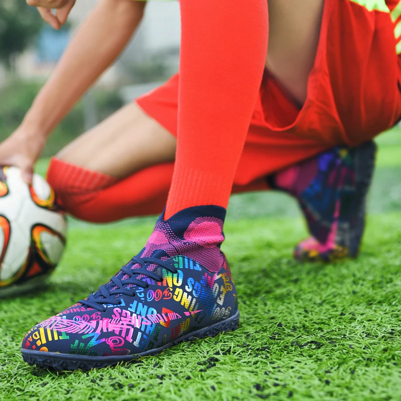 Men And Women Mandarin Duck Low-Top Long Nails Broken Nails Youth Indoor And Outdoor Professional Training Football Shoes