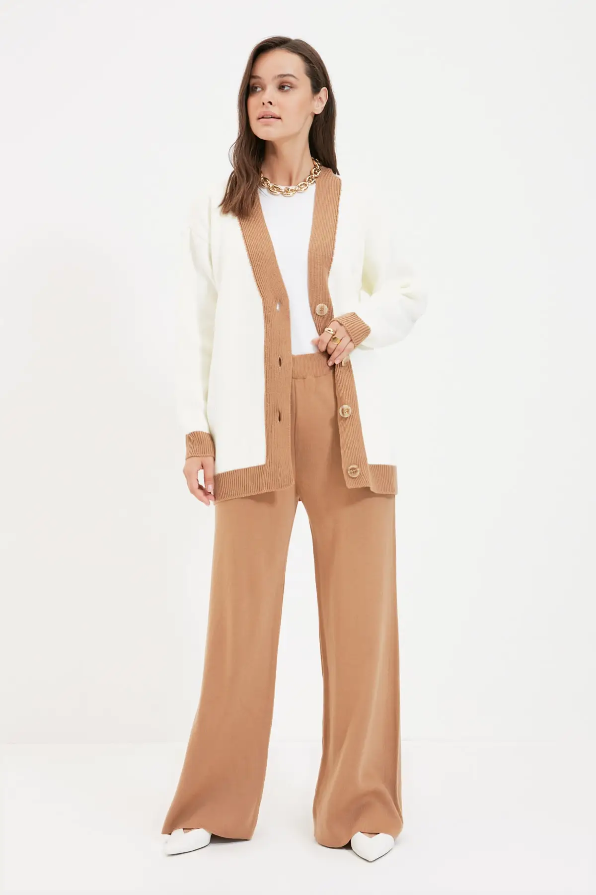 

Camel Long Knitwear Sub-Top Suit