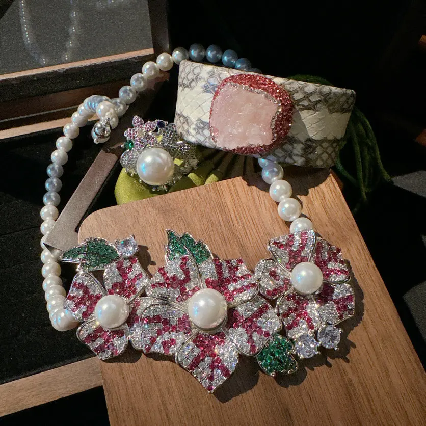 Австрийское ожерелье с драгоценным камнем и бусинами в глубокоморском стиле