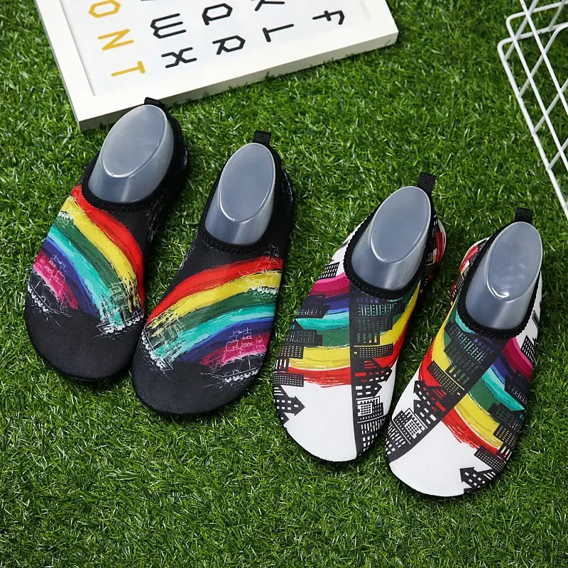 

22 New Couple Swimming Shoes Men's Trend Wading Shoes Women's Lightweight Beach Shoes