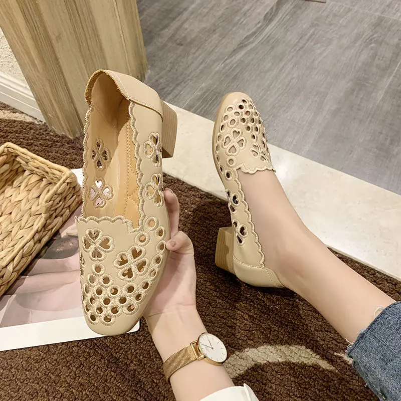 

2022 Summer New Thick Heel Hollow Shoes Square Head Breathable Nurse Soft Bottom Ladies Shoes Comfortable Shallow Mouth Shoes