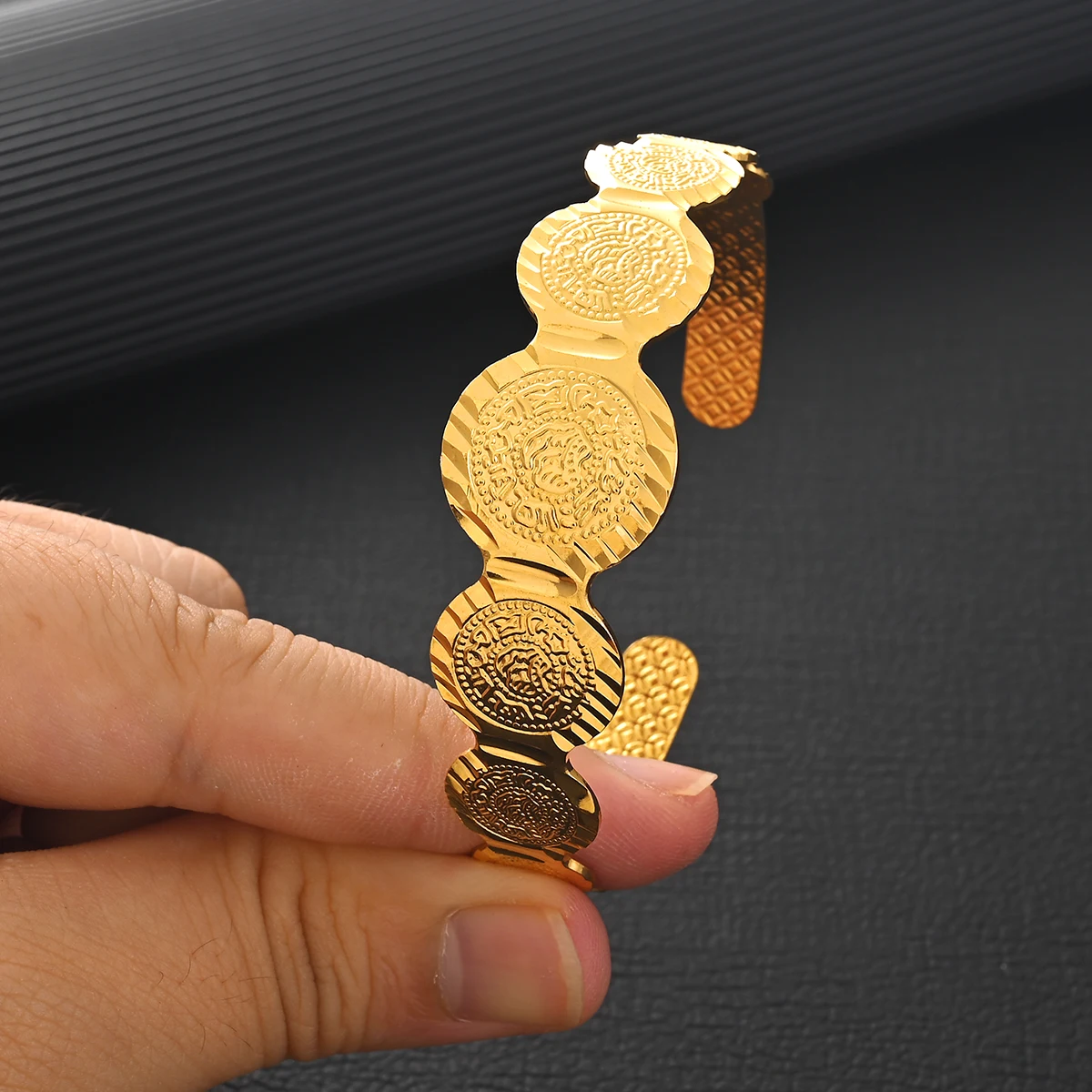 Bangrui золотистый цвет Дубай Искусственные женские браслеты Ближнего Востока