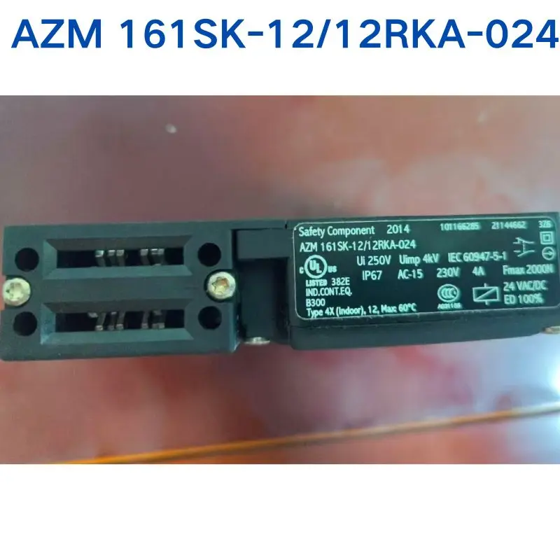 Переключатель дверного замка б/у AZM 161SK-12/12RKA-024