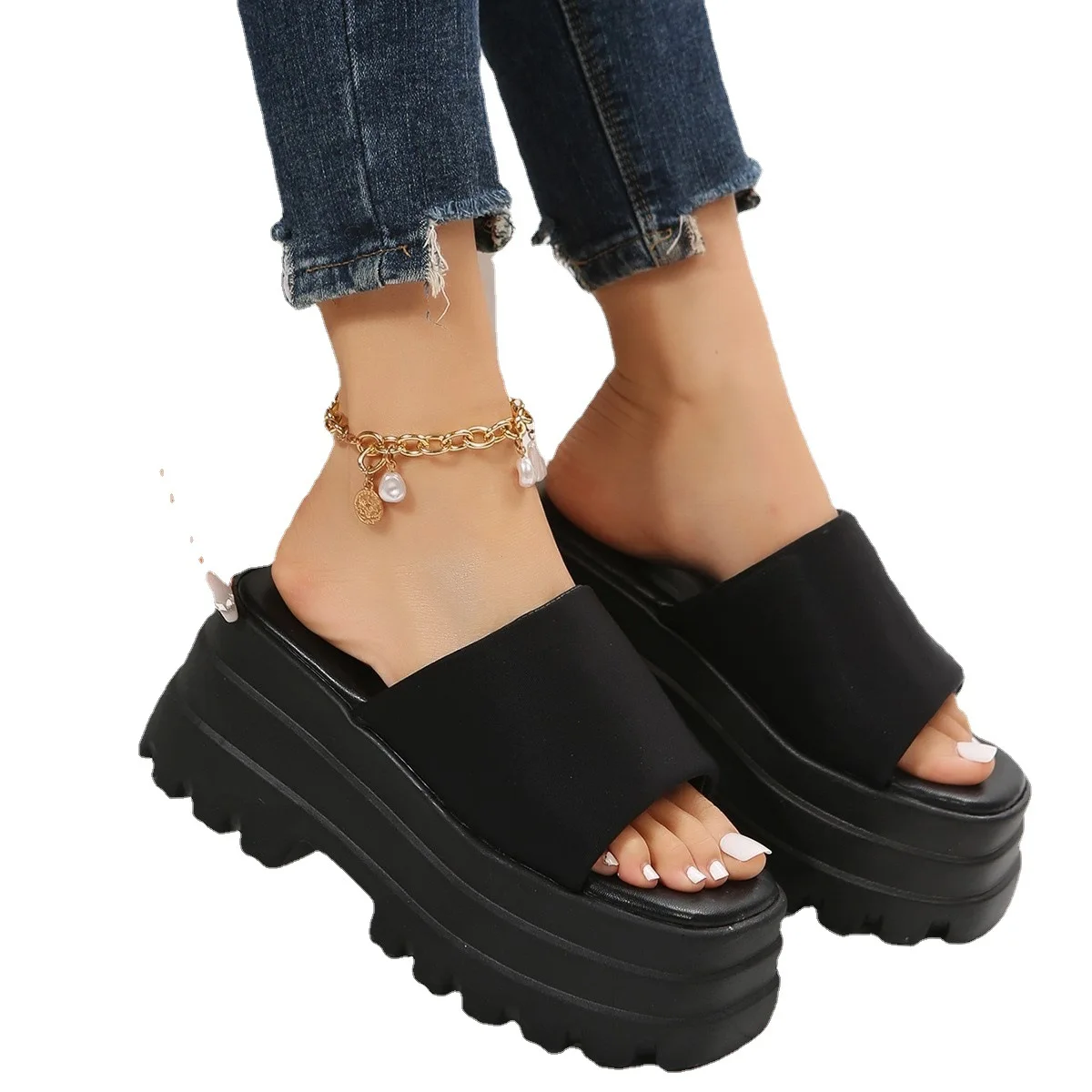 2023 Summer New Women's Slippers Fashion Matsuke Heel Thick Sole 43 Size Slippers Women's Wedge Slippers Designer Sandals