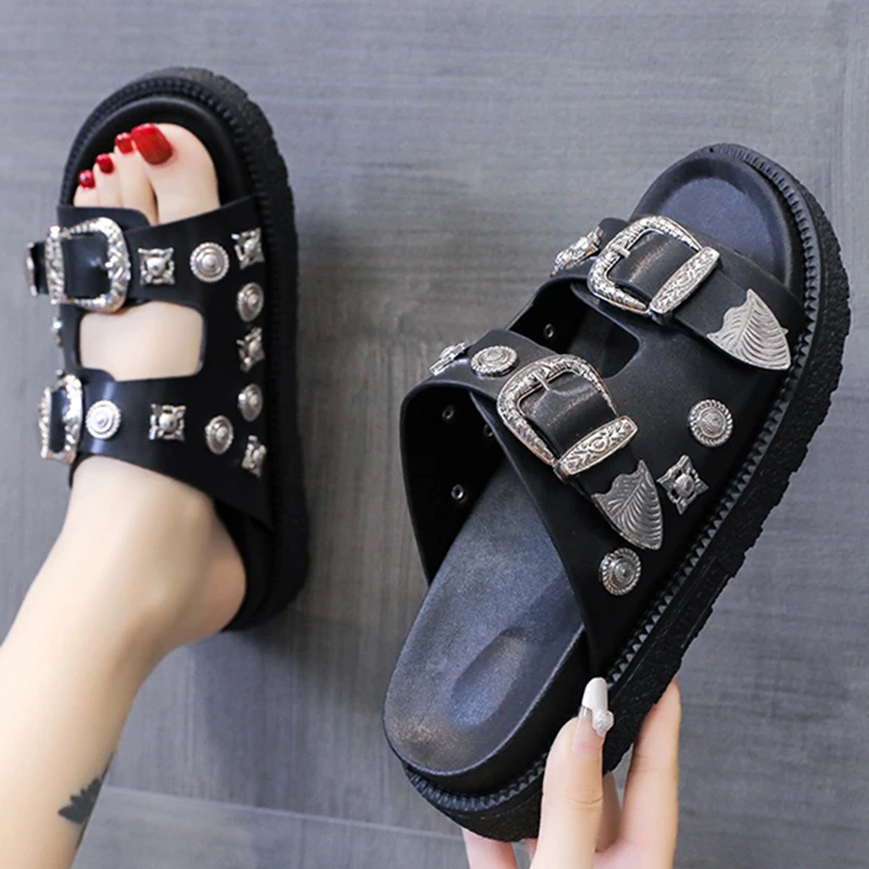 

Fashion Women Summer Punk Slippers Thick Bottom Metal Decoration Outdoor Non-Slip Sandal Flip Flop Casual Shoe For Female 35-42