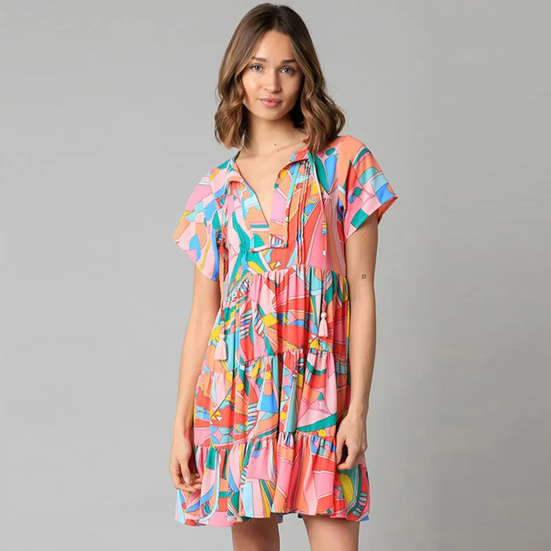 

Женское тонкое летнее платье, юбка до колена с абстрактным геометрическим принтом и бахромой