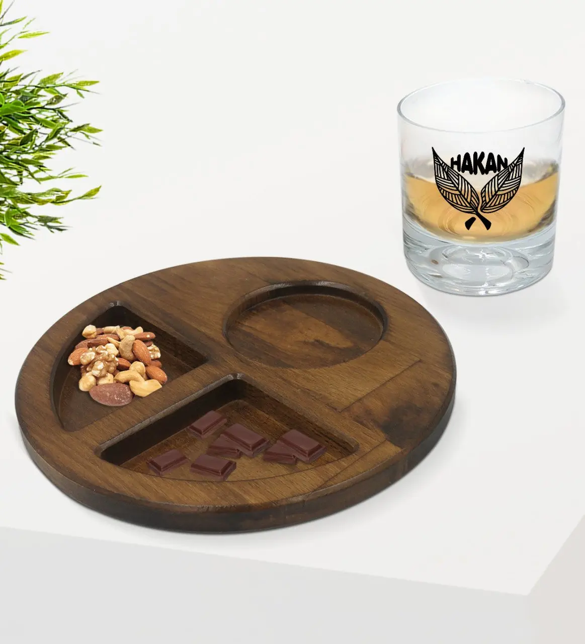 

Personalized İsimli Whisky Cup and Natural Solid Wood Walnut Round Presentation Tabağı Confectionary Gift Seti-23