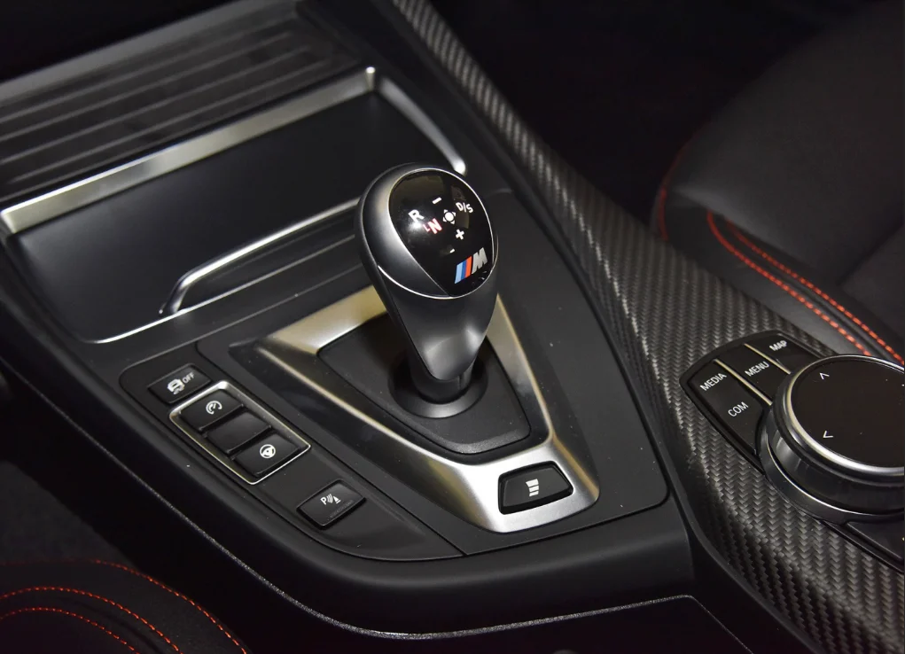 Стайлинг ABS + Настоящее углеродное волокно Алькантара шестеренка объемный Чехол