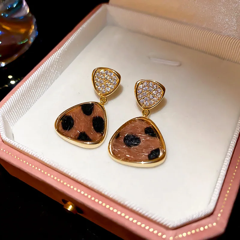 NISHIZAWA Ретро Цирконий Леопардовый принт треугольные серьги для женщин нишевые