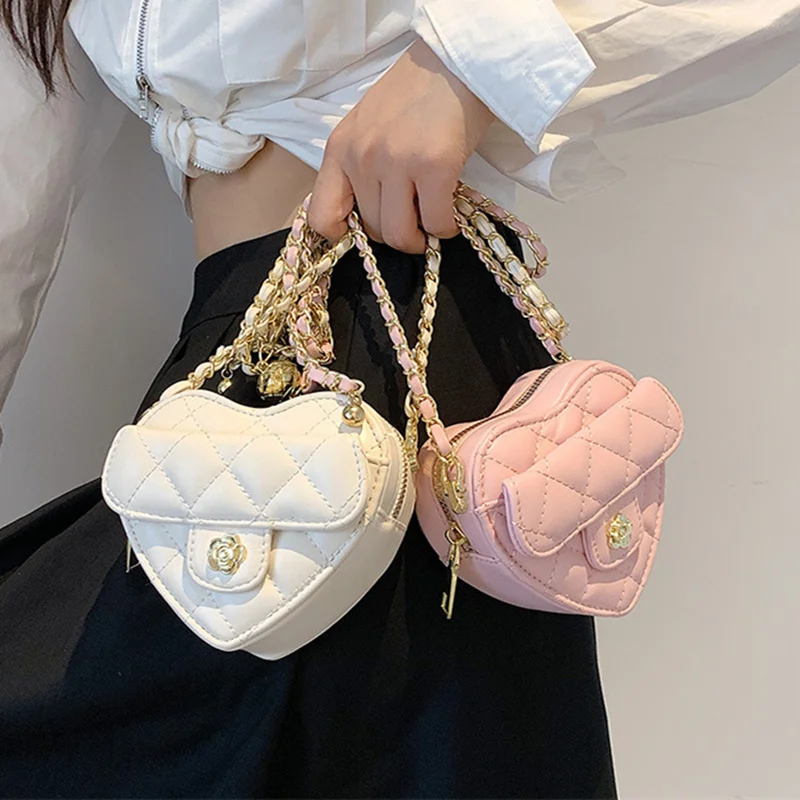 

Милая маленькая роскошная дизайнерская сумка для женщин, миниатюрная кожаная дамская сумочка в форме сердца, трендовая сумка через плечо на цепочке