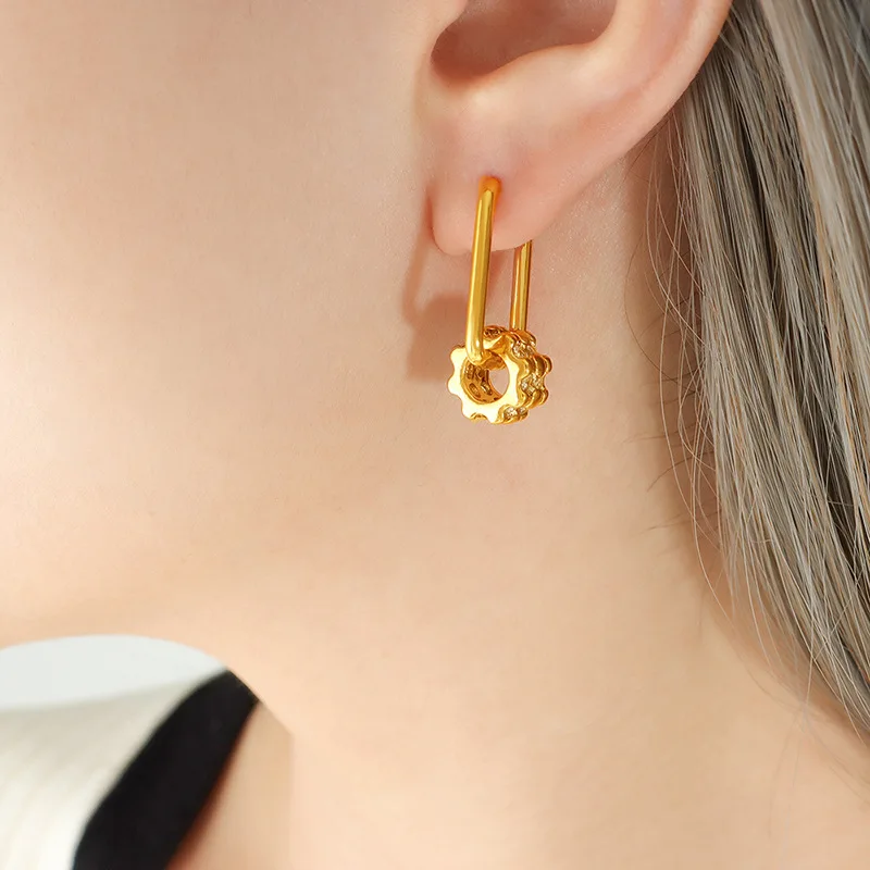 

Minar Temperament 18K Gold Plated Brass Stainless Steel Earring for Women Shiny Full CZ Zircon Geometric Hoop Earrings Oorbellen