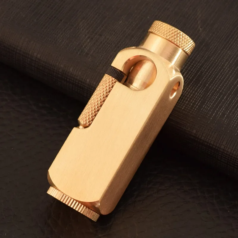 ładowa zapalniczka naftowa z mosiądzu o dużej wytrzymałości staromodna boczna tarcza szlifierska kreatywna osobowość męskie gadżety