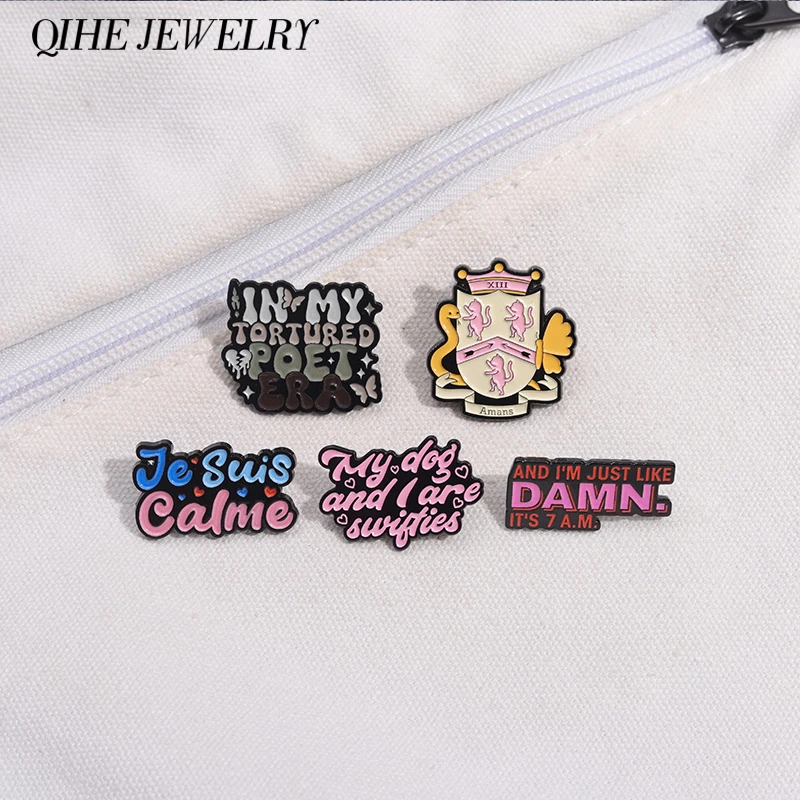 Эмалированная брошь в стиле поп-музыки