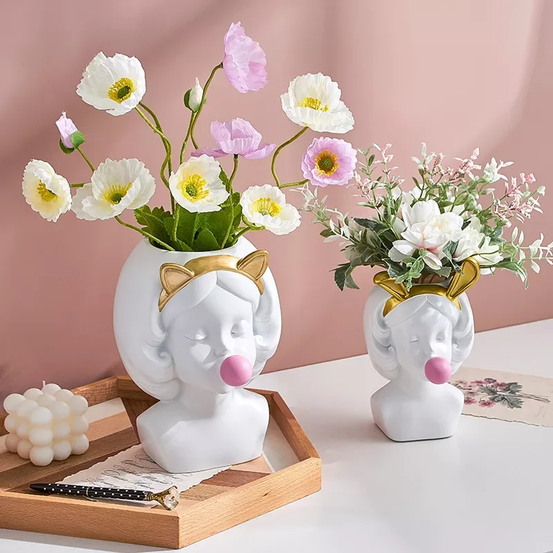 

NEW2023 Nodic Resin Antlers Girl Vase Simple Style Human Face Vase Decoration Living Room Bedroom Flower Arrangement Dried Flowe