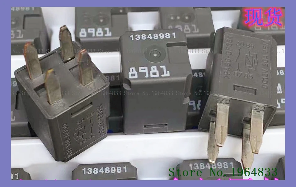 Реле 13848981 PA66-GF33 DC12V 20A DIP-4 350