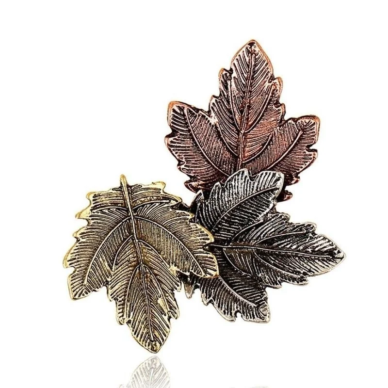 

Vintage Brooch Women Wedding Gold/Silver Plated Maple Leaf Brooches Pins Exquisite Collar for Women Dance Party Accessories