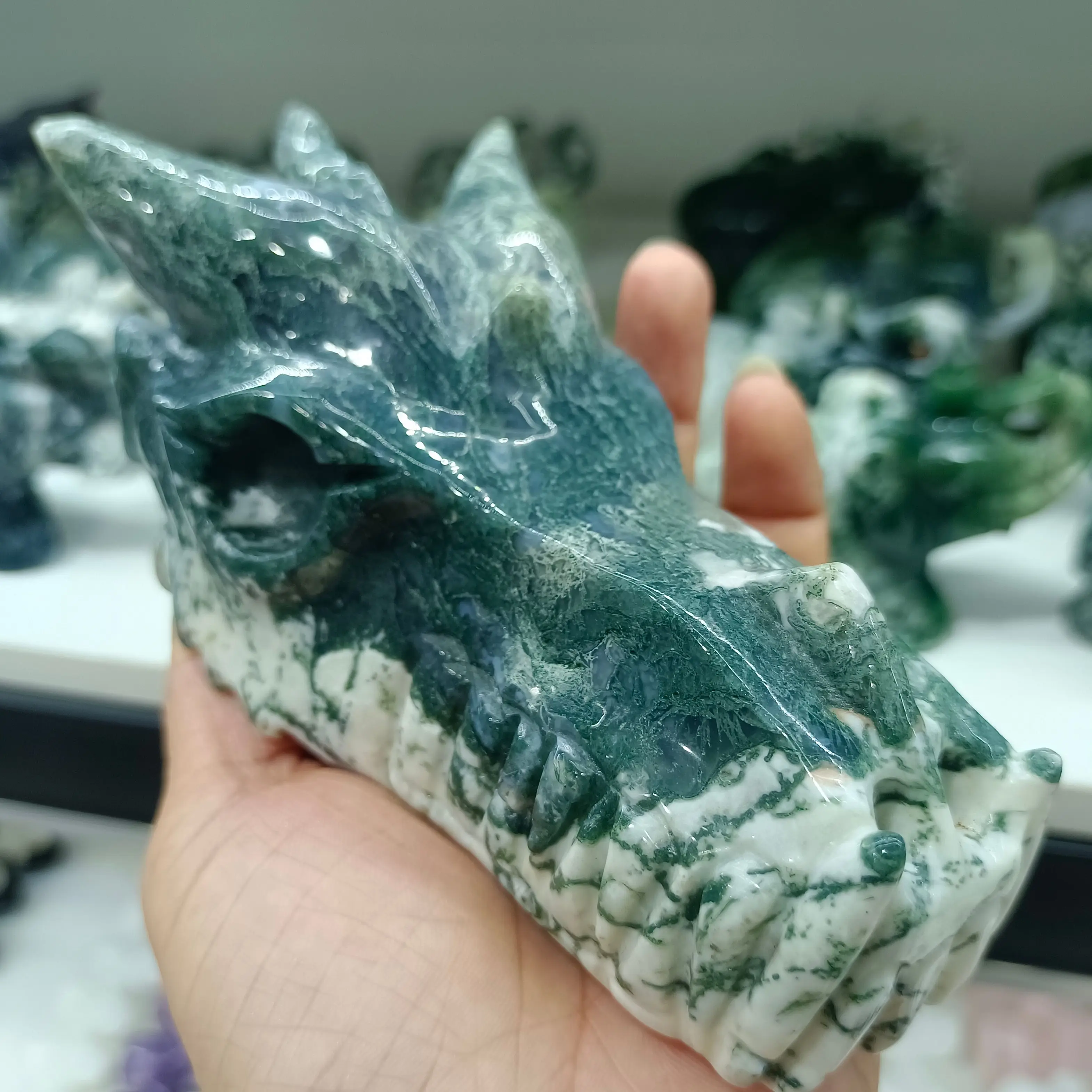 

Природная водная трава, агат, камень ручной работы, голова дракона, кристалл, энергетическое исцеление, украшение для дома и офиса, подарки ручной работы