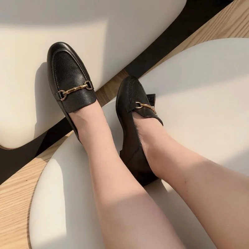 Brand England Style Fashion Simple Gold Buckle 100% Genuine Leather Sheep Soft Slip-On Loafers Women Summer Casual Flat Shoes