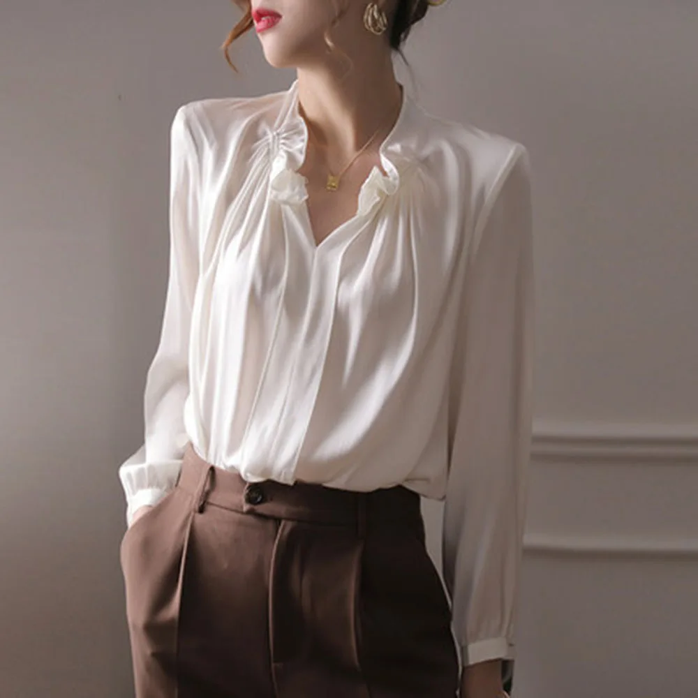 

Белая шелковая блузка, женская дизайнерская нишевая рубашка 2022 на раннюю весну, новая французская рубашка с длинными рукавами и оборками, э...
