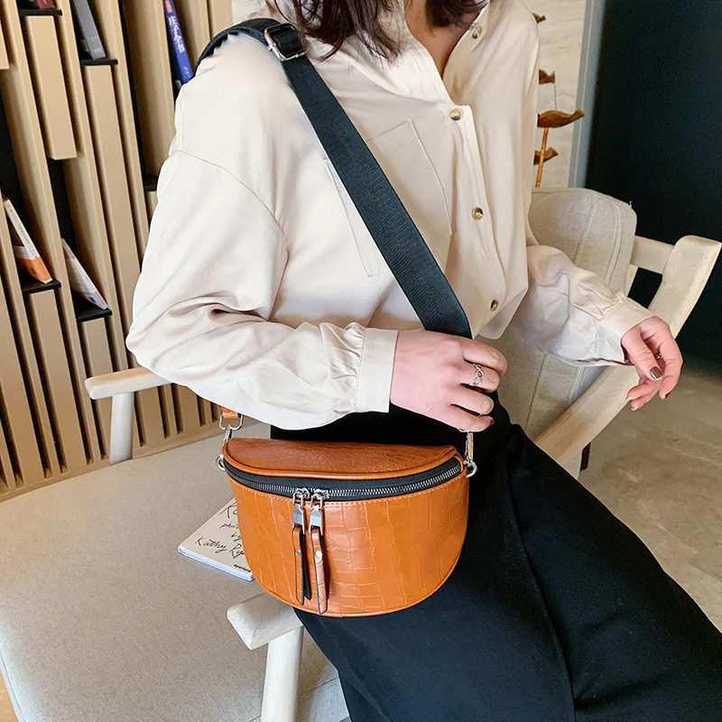 Luxury Designer Saddle Women's Chest Bag High Quality Crossbody Bags Fashion Female Chain Handbag Hobos Bag Banana Belt Purse