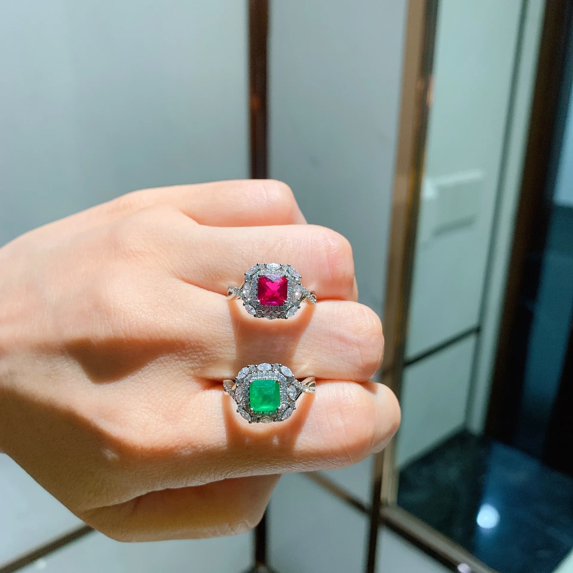 

2021 new high quality hot sale retro S925 silver aperture ring red zircon ring suitable for couple gifts