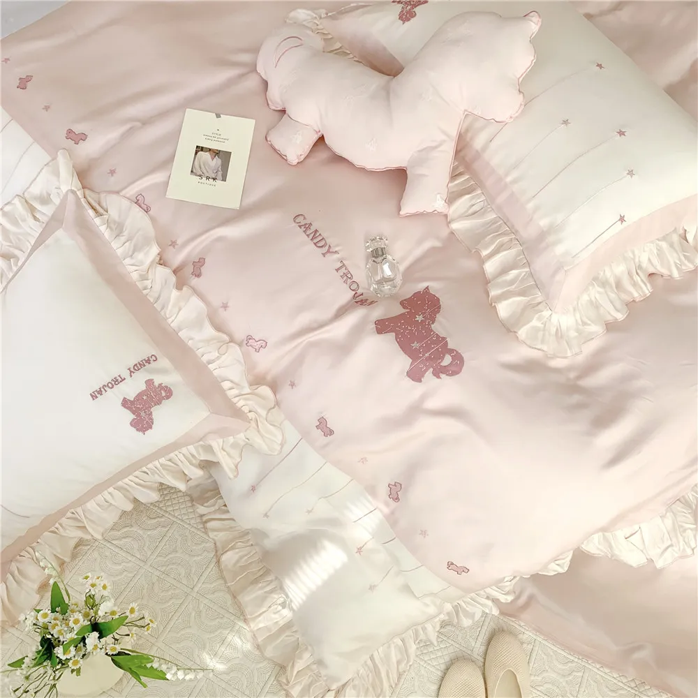 

Summer 60 PCs Tencel Four-Piece Set Cute Trojans Embroidered Quilt Silky Sleep Naked Girl Bedding