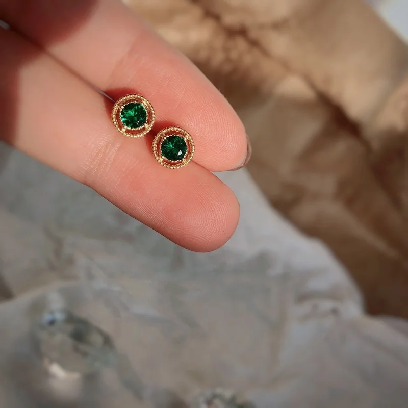 

Exquisite Hollow Carved Green Circle Shiny Zirconia Stud Earring For Women Shiny Wedding Retro Palace Jewelry