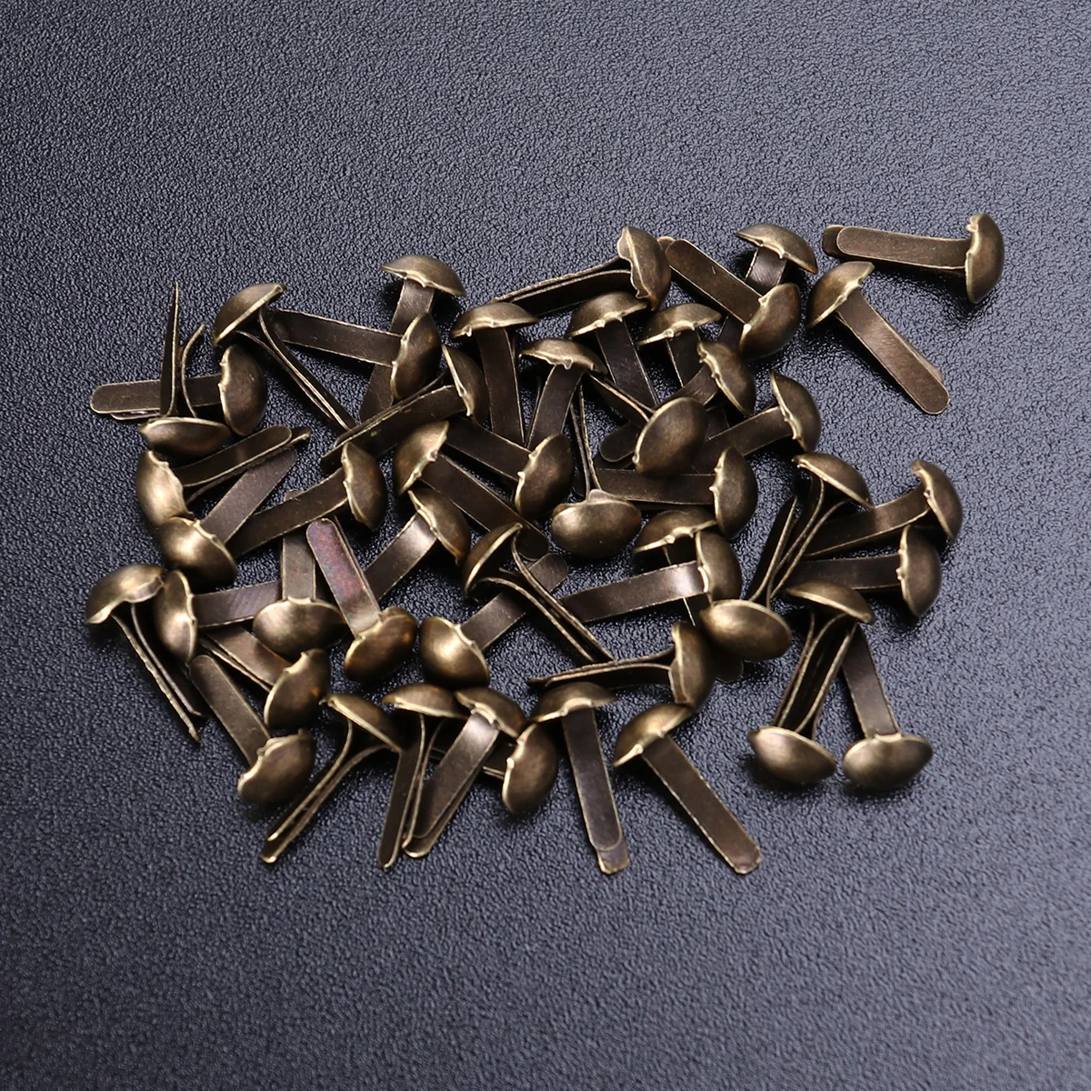 

100pcs Paper Fasteners Electroplating Brads Round Metal Brads for Crafts DIY 4.5x8mm (Bronze)