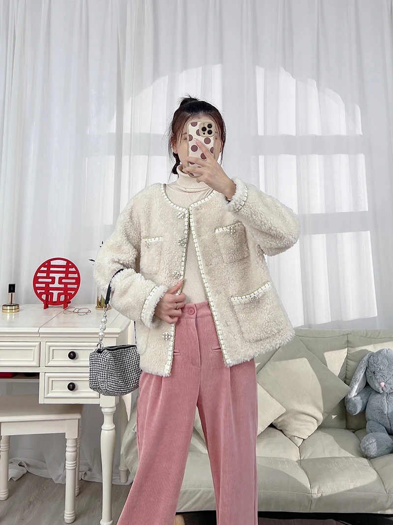 2023 Women Winter Fashion Sheep Shearing Jackets Female Short Round Neck Outerwear Ladies Genuine Wool Fur Warm Coats R362