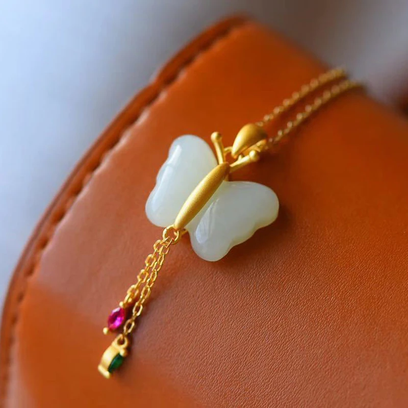 Ожерелье с бабочкой из натурального нефрита подвеской бриллианта Изысканная