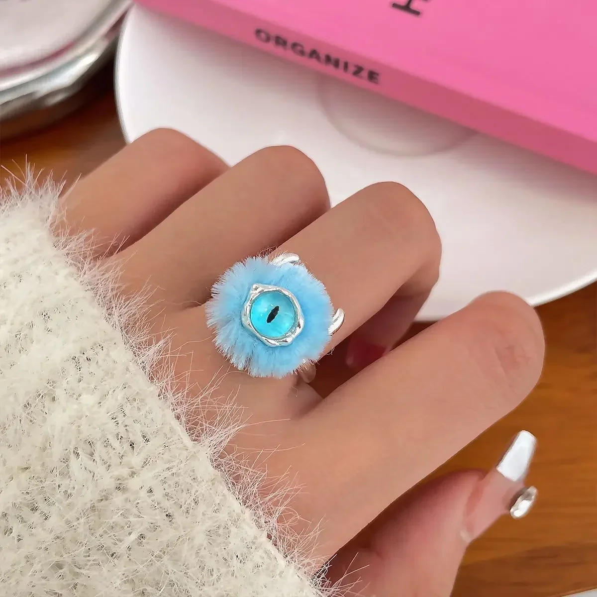 Милые Мультяшные плюшевые серьги с большими глазами для женщин на осень и зиму