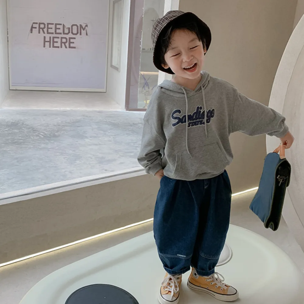 

2022 Boys Hooded Sweater Spring Korean Letter Printed Pullover Top Children's Sports Casual Drawstring Jacket Cute Hoodie