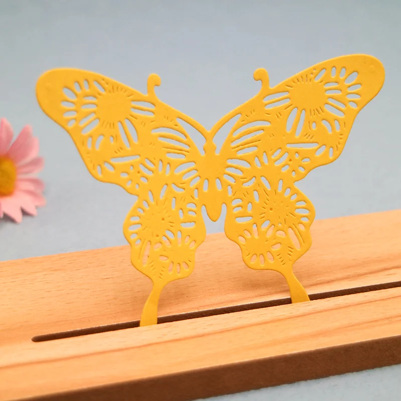 

Frame Metal Cutting Dies Butterfly DIY Decorative Album Cover Scrapbook Embossing Craft Die Cut Manual Production