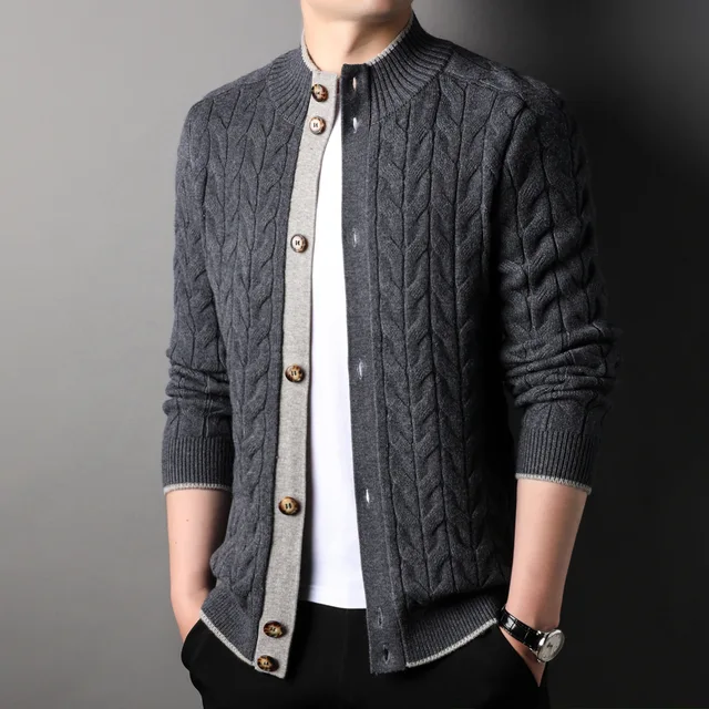 Кардиган стойка. Стильный теплый вязаный жакет. Кардиган с воротником стойкой. Кардиган мужской на молнии. Голубой кардиган спицами.