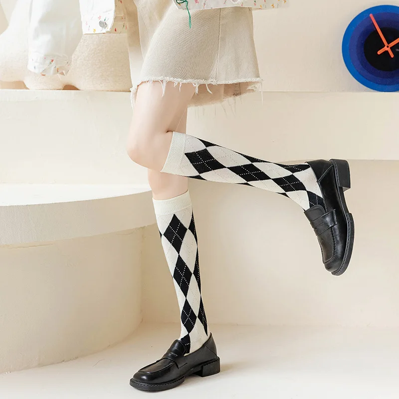 

Женские хлопковые носки до колена в клетку, милые черные, белые модные повседневные носки до щиколотки, женские вечерние сексуальные длинны...