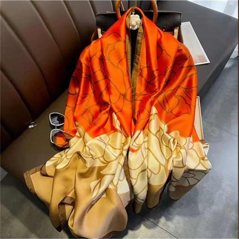 Женский шелковый шарф