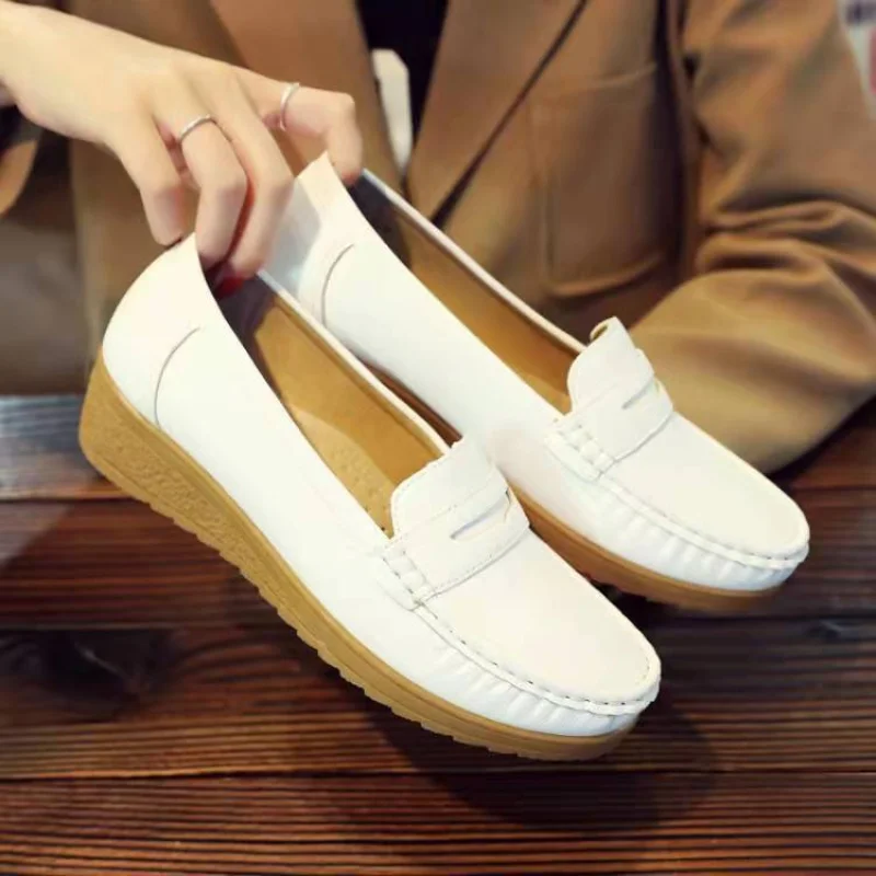 

Nurse Shoes Female Soft Soles 2023 Spring and Summer New Everything Bean Shoes Flat Wedges Breathable Non-slip Single Shoes