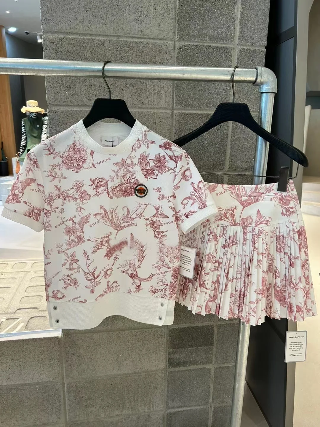 SouthCape Golf Women's Clonthing Set 2023 NEW Summer Sports Fashion short  Pleated Skirt Outdoor Breathable T-shirt Top