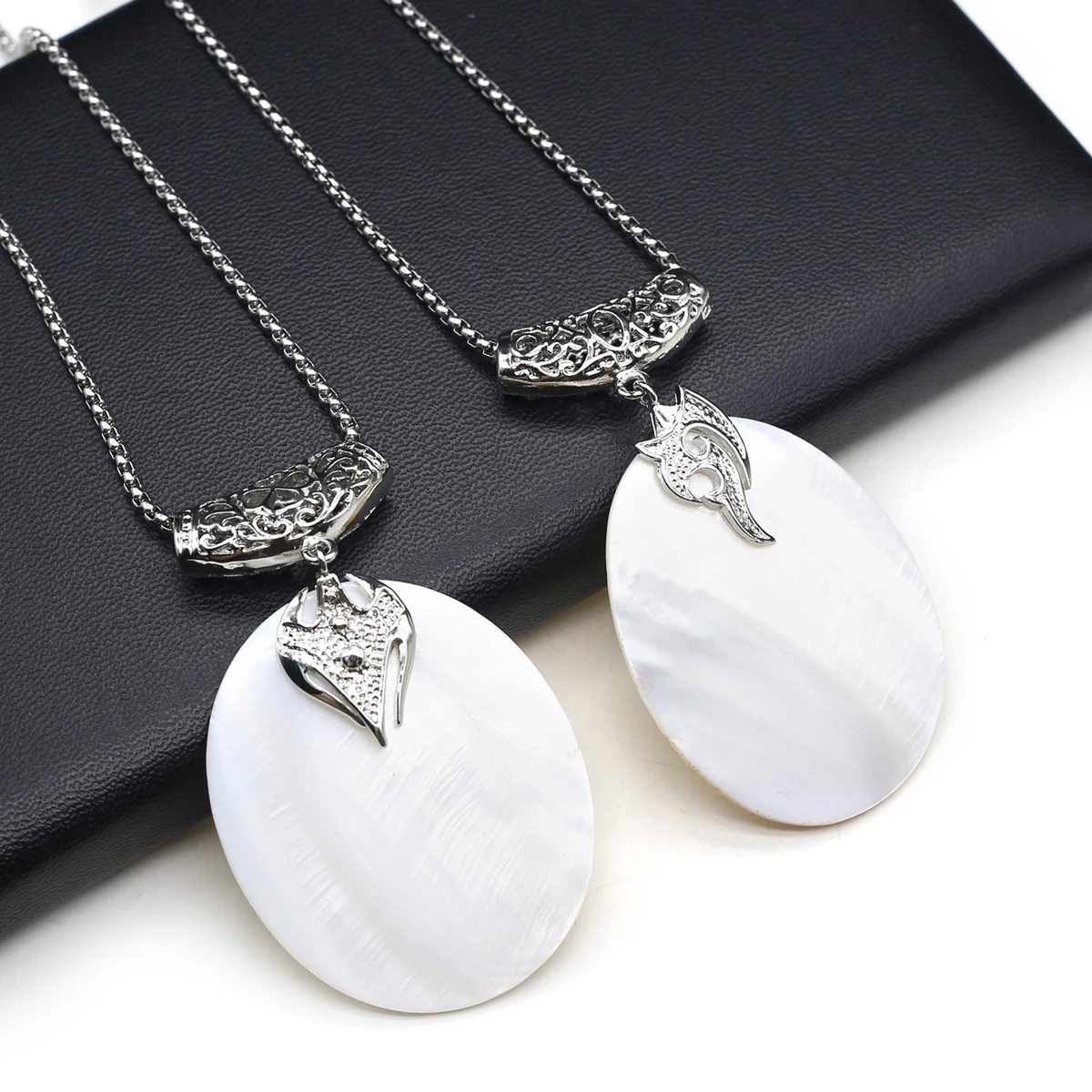 

Natural Shells Necklace Pendant Round Shape Mother of pearl Exquisite Charm Women Necklace accessory Girls Wedding Party Jewelry